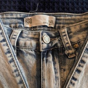 Lightweight vintage mom jeans from tillys